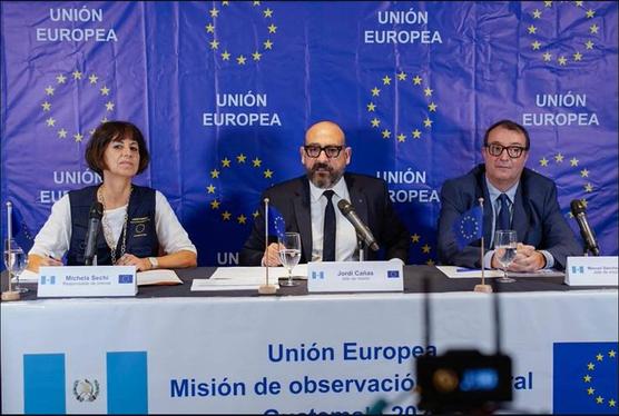 El jefe de la Misión de Observación Electoral de la UE, Jordi Cañas, habla con la prensa ayer.