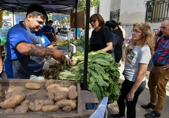 Se podrán conseguir ofertas de frutas y verduras, panadería, carne, forrajería, huevos y miel, entre otros productos.