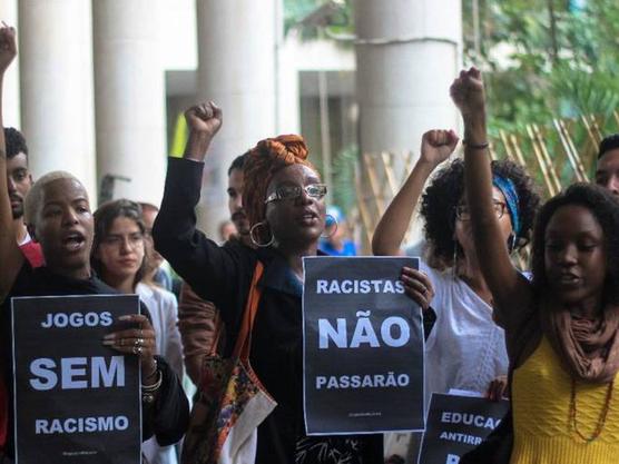 Profesoras universitarias denuncian racismo