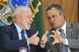 Lula y el ministro de la Casa Civil, Rui Costa