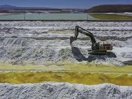 Operaciones de extracción de litio de la chilena Sociedad Química Minera (SQM)  - AFP