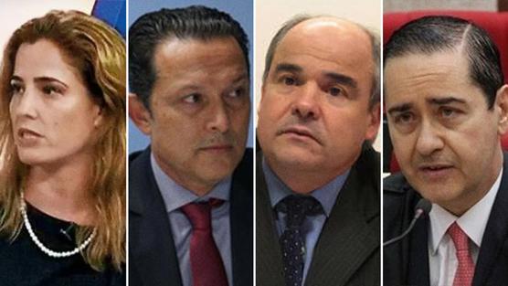 Los cuatros jueces suspendidos