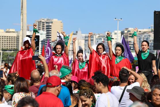 Mujeres piden que la propuesta no se vote en la Cámara