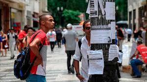 Cae el desempleo en Brasil