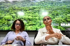 Las ministras brasileñas de Medio Ambiente, Marina Silva (d), y de Ciencia y Tecnología, Luciana Santos - © EVARISTO SA / AFP 