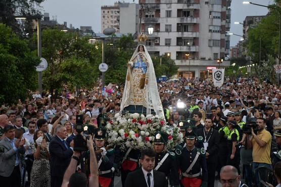 Gran cantidad de gente participó de la procesión