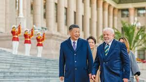 El presidente brasileño Lula da Silva y el presidente chino Xi Jinping