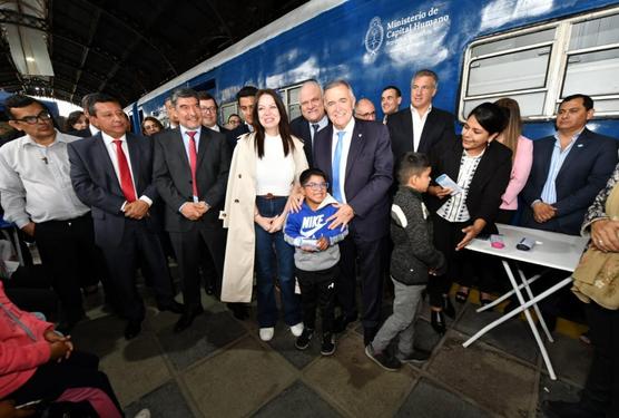 Jaldo en la llegada del tren sanitario