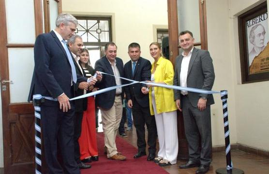 Inauguran muestra