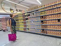 Locales vacío con precios altos en los supermercados