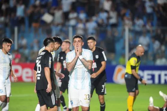 Papelón en el Monumental 